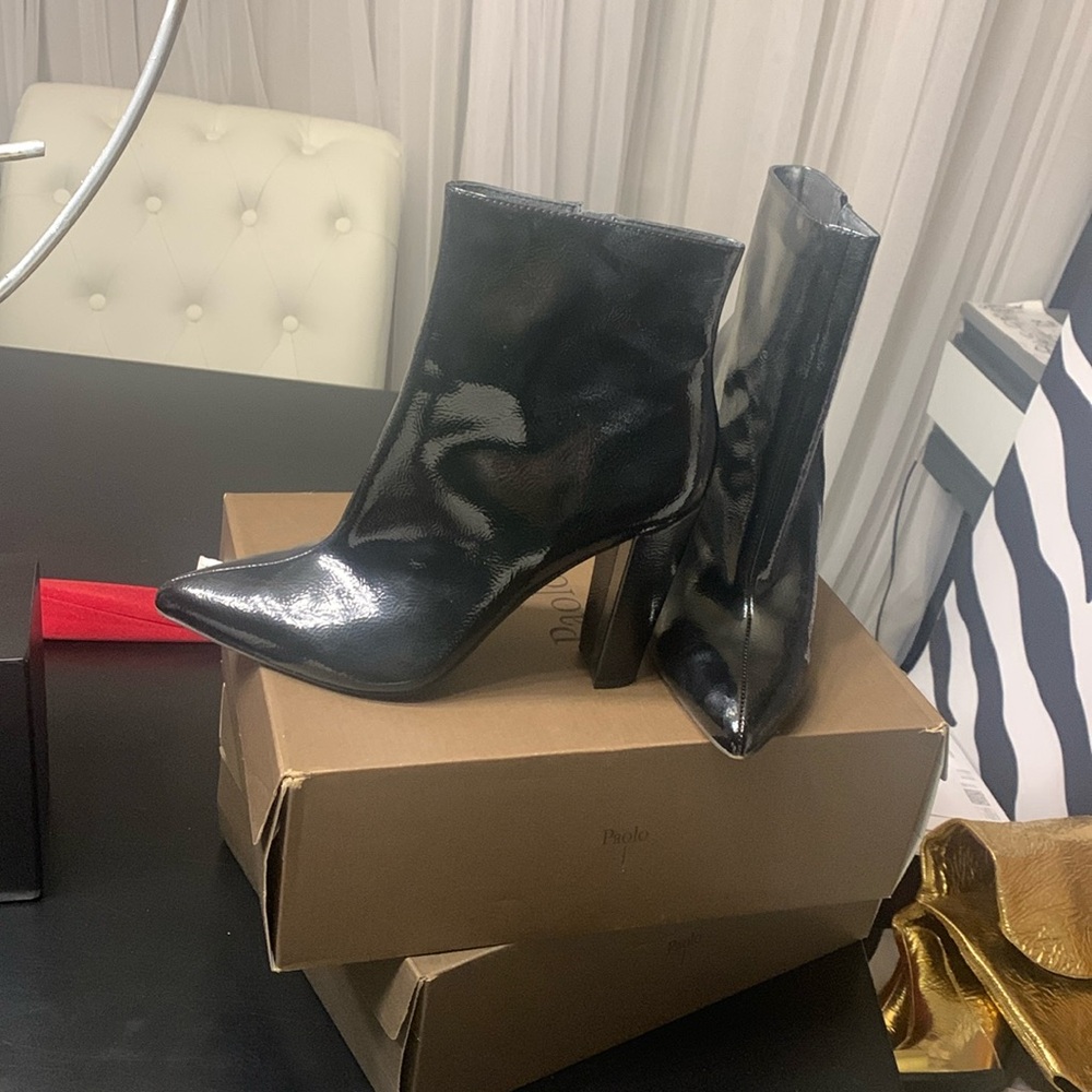 Black ankle bootie